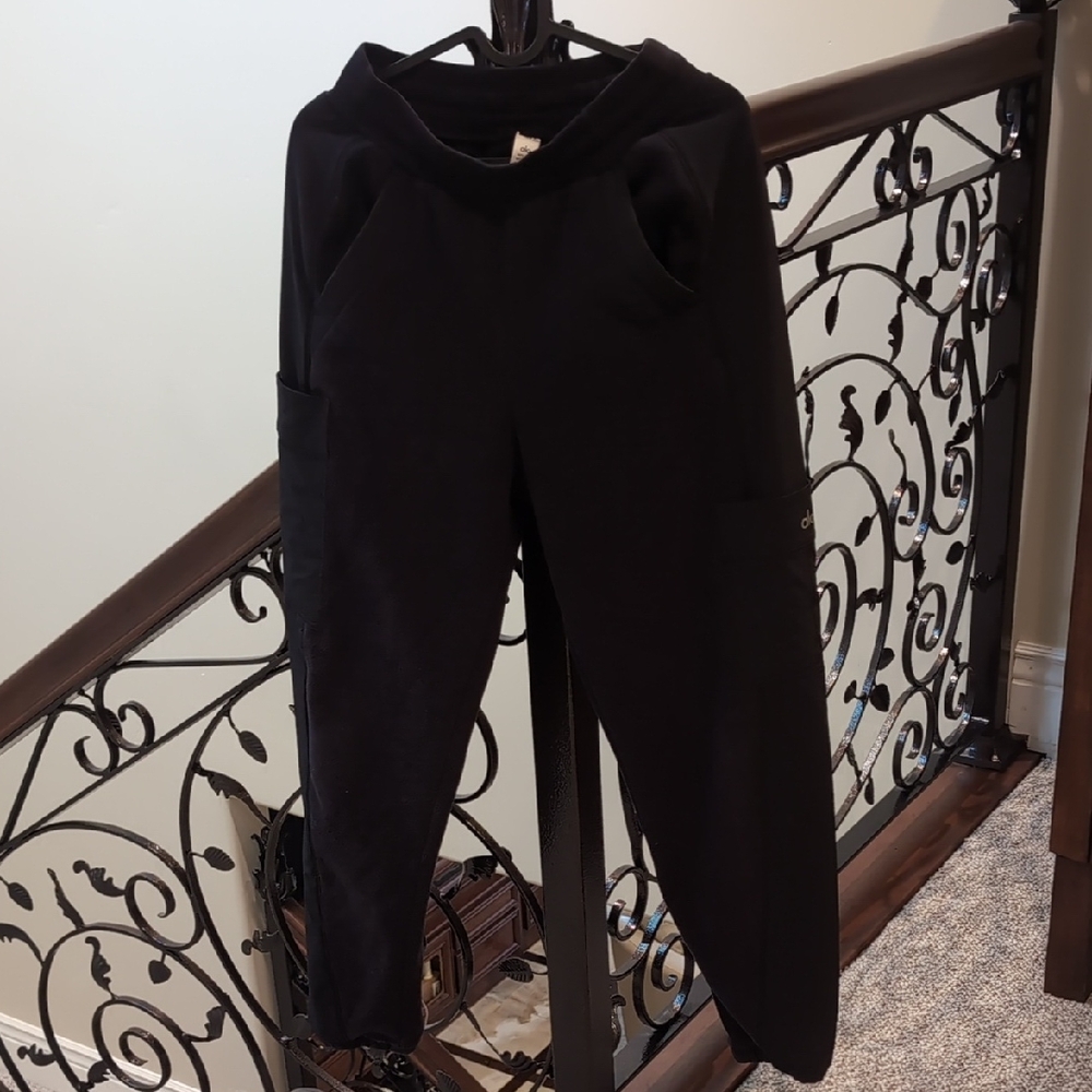 ALO Yoga Black Polar Fleece Joggers